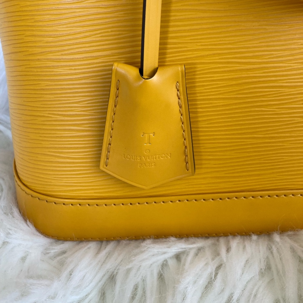 ππLouis Vuittonππ Epi Alma Mimosa Yellow - Picture 12 of 16